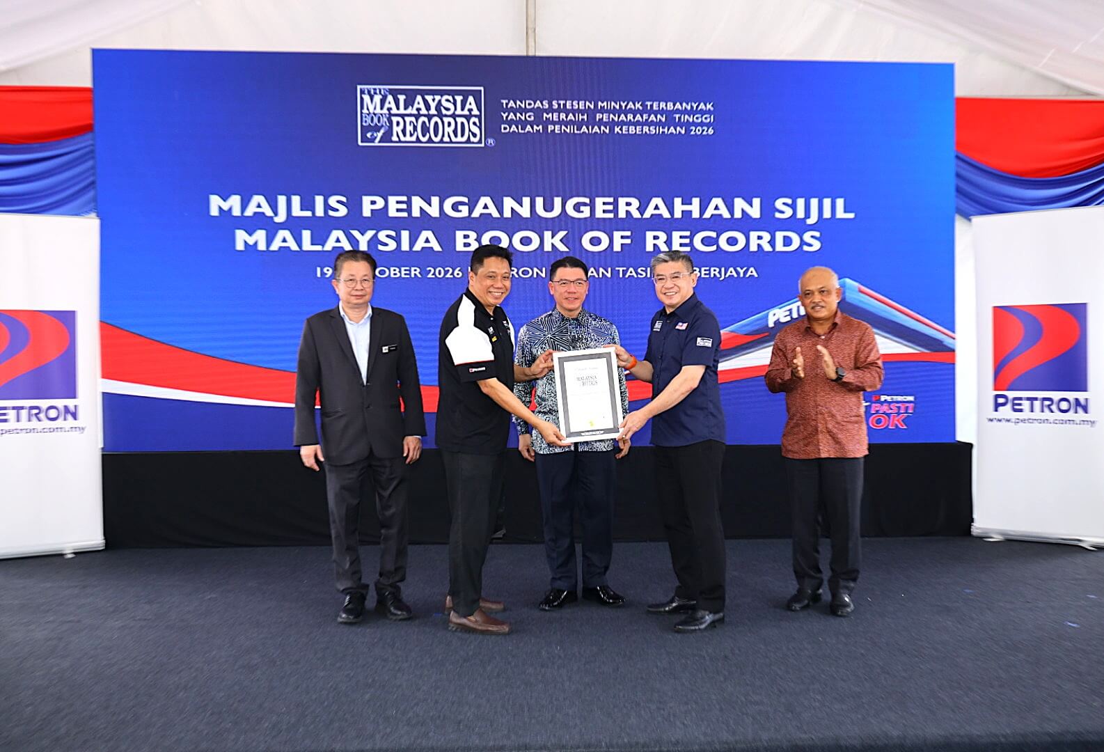 Petron Malaysia Sets Industry Benchmark in Service Station Toilet Cleanliness with Malaysia Book of Records (MBOR) Recognition Petron Malaysia Sets Industry Benchmark in Service Station Toilet Cleanliness with Malaysia Book of Records (MBOR) Recognition